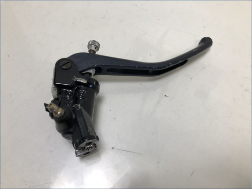 MAITRE CYLINDRE DE FREIN AVANT YAMAHA MT01 2005