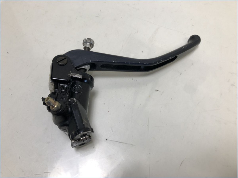 MAITRE CYLINDRE DE FREIN AVANT YAMAHA MT01 2005