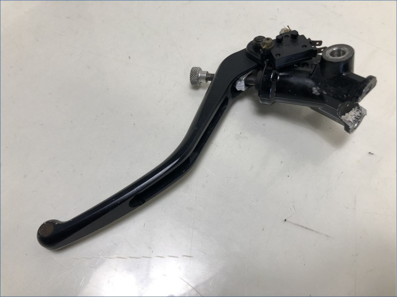 MAITRE CYLINDRE DE FREIN AVANT YAMAHA MT01 2005