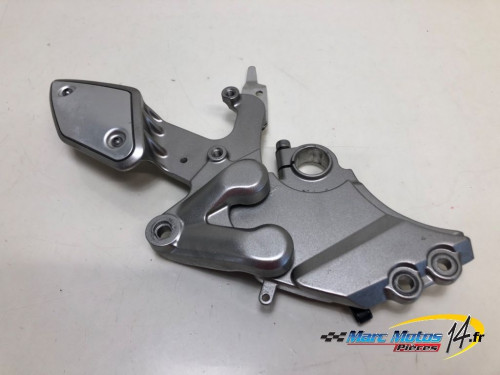 PLATINE AVANT DROITE YAMAHA MT01 2005