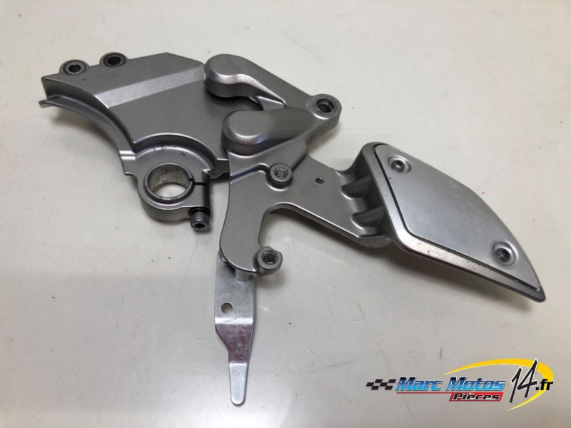 PLATINE AVANT DROITE YAMAHA MT01 2005