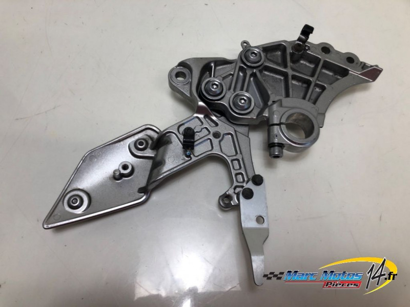 PLATINE AVANT DROITE YAMAHA MT01 2005