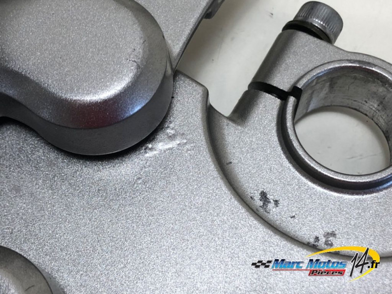 PLATINE AVANT DROITE YAMAHA MT01 2005