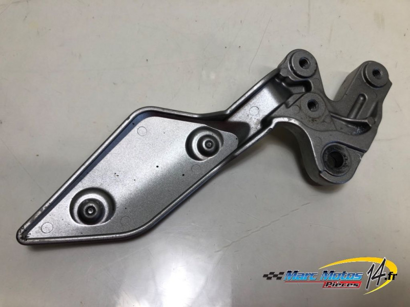 PLATINE AVANT GAUCHE YAMAHA MT01 2005