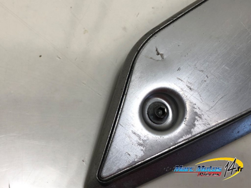 PLATINE AVANT GAUCHE YAMAHA MT01 2005