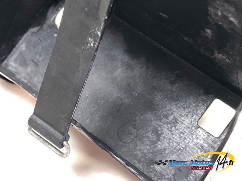 SUPPORT BATTERIE YAMAHA MT01 2005