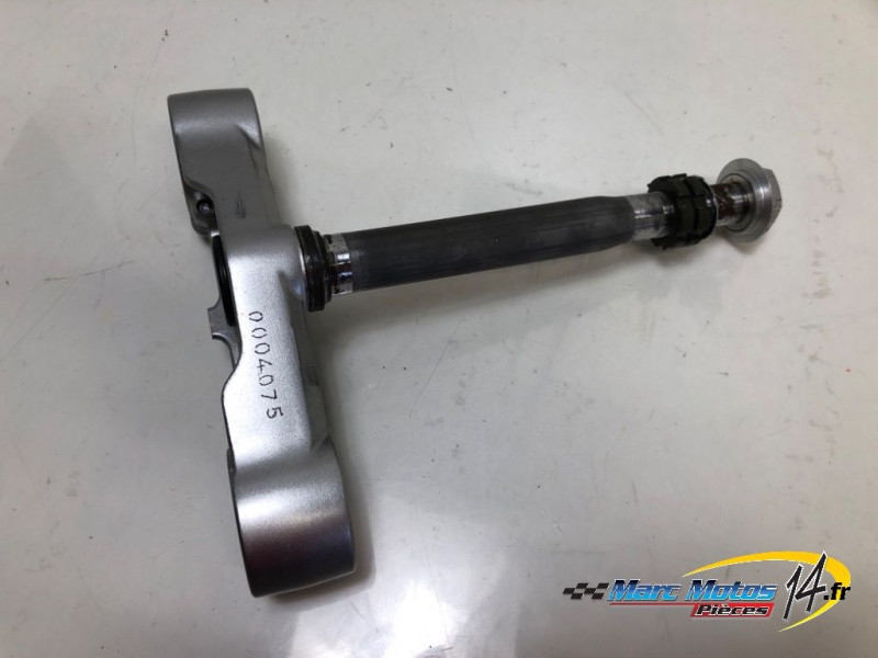TE DE FOURCHE INFERIEUR YAMAHA MT01 2005