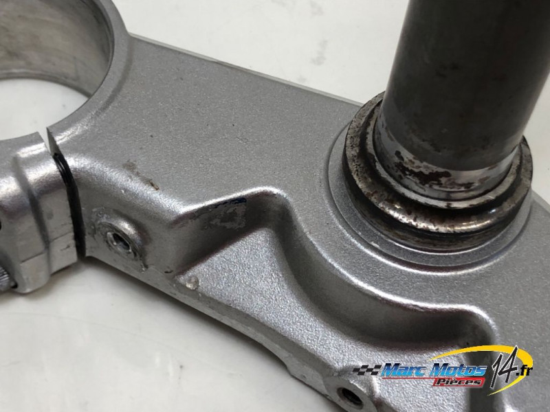 TE DE FOURCHE INFERIEUR YAMAHA MT01 2005