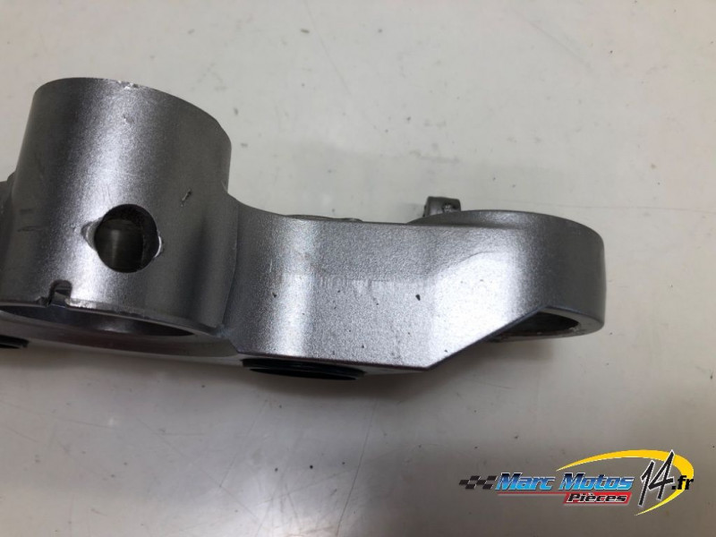 TE DE FOURCHE SUPERIEUR YAMAHA MT01 2005