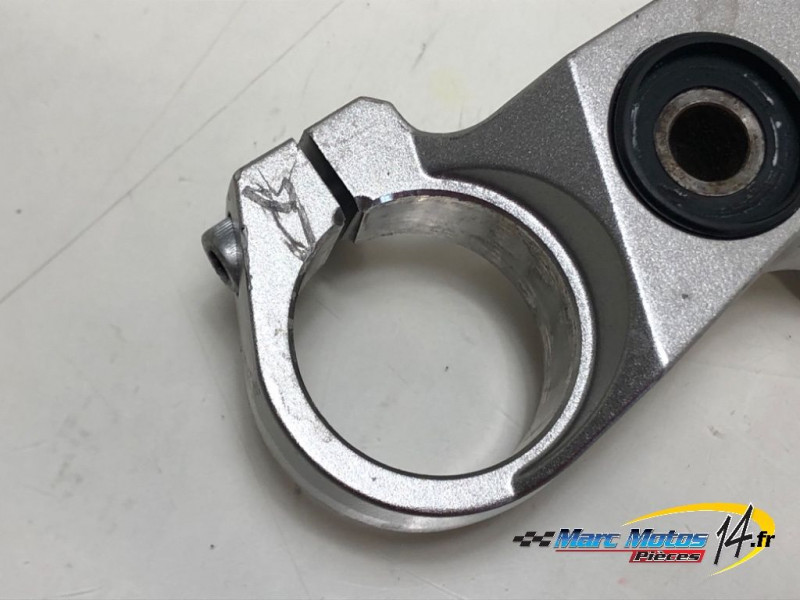 TE DE FOURCHE SUPERIEUR YAMAHA MT01 2005