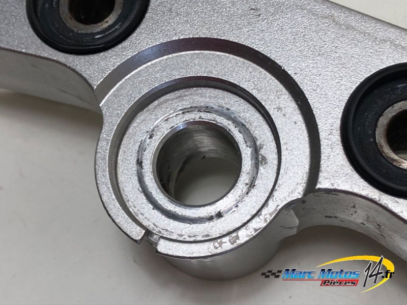 TE DE FOURCHE SUPERIEUR YAMAHA MT01 2005