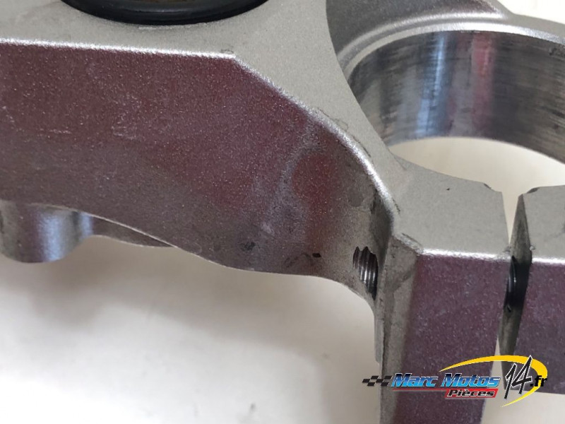 TE DE FOURCHE SUPERIEUR YAMAHA MT01 2005