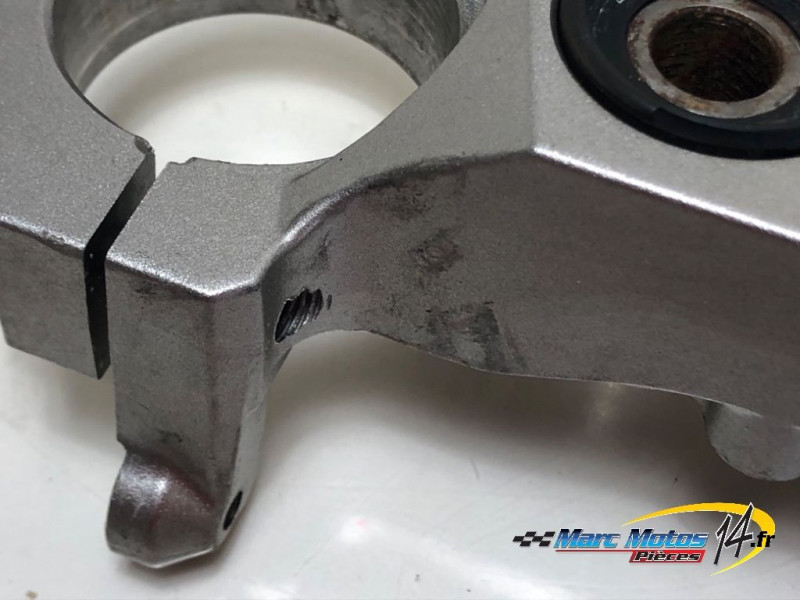TE DE FOURCHE SUPERIEUR YAMAHA MT01 2005