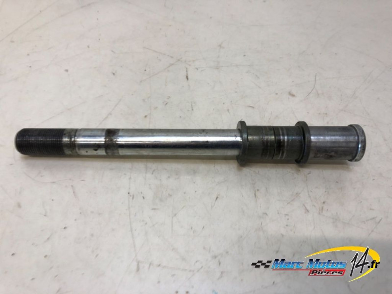 AXE DE ROUE AVANT KAWASAKI Z750 2004