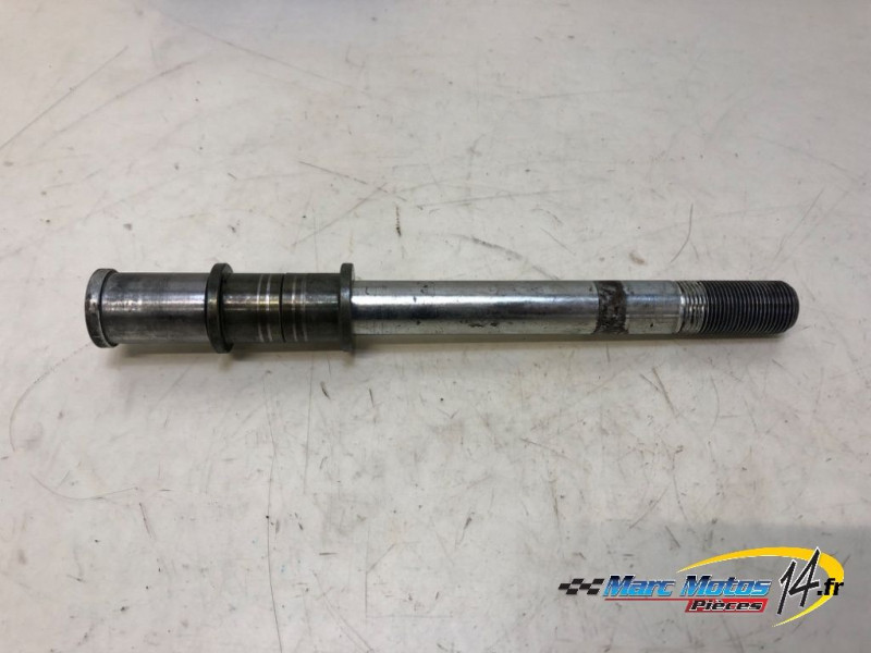AXE DE ROUE AVANT KAWASAKI Z750 2004