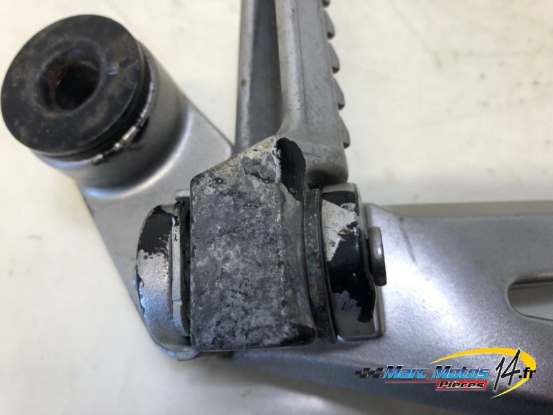 PLATINE ARRIERE DROITE KAWASAKI Z750 2004