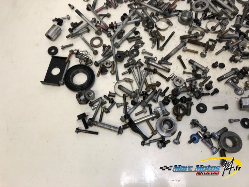 VISSERIE KAWASAKI Z750 2004