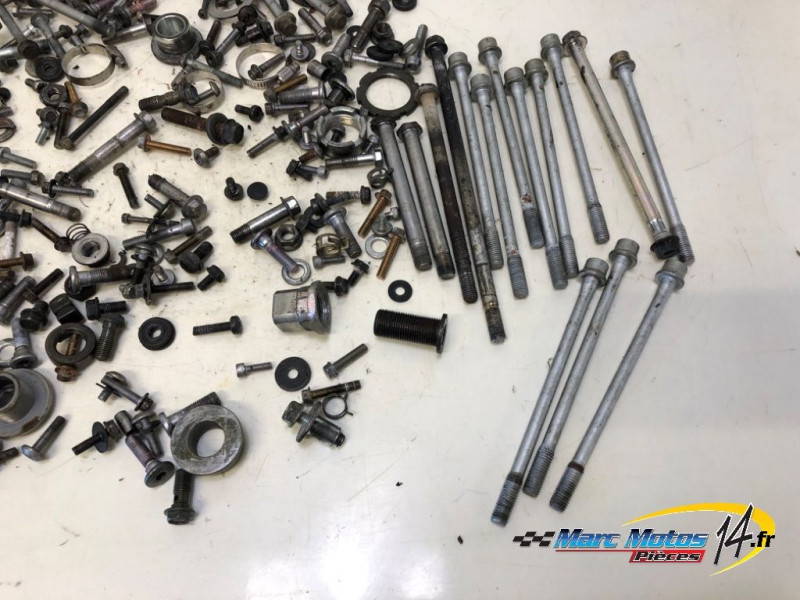 VISSERIE KAWASAKI Z750 2004