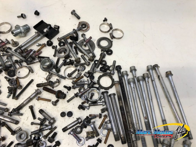 VISSERIE KAWASAKI Z750 2004