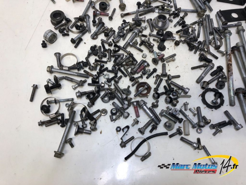 VISSERIE KAWASAKI Z750 2010