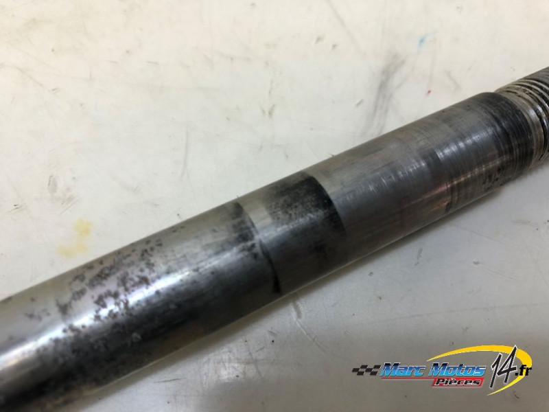 AXE DE ROUE AVANT YAMAHA MT07 TRACER A2 2016