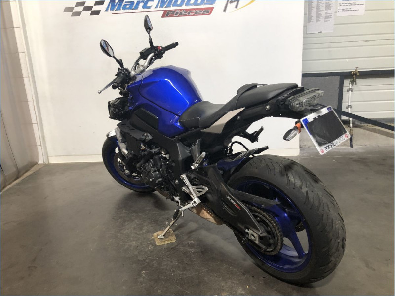 YAMAHA MT10 