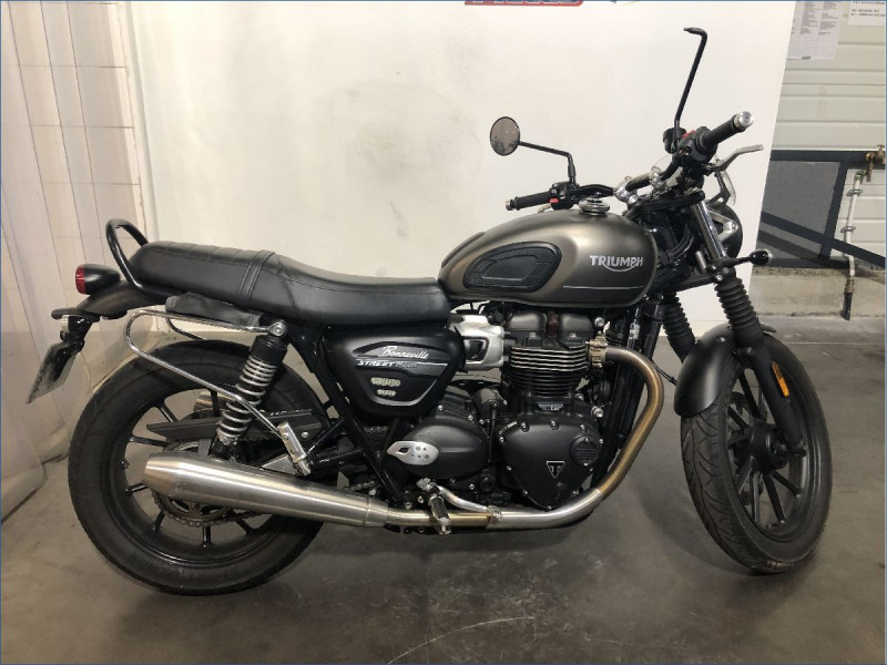 TRIUMPH 900 STREET TWIN 