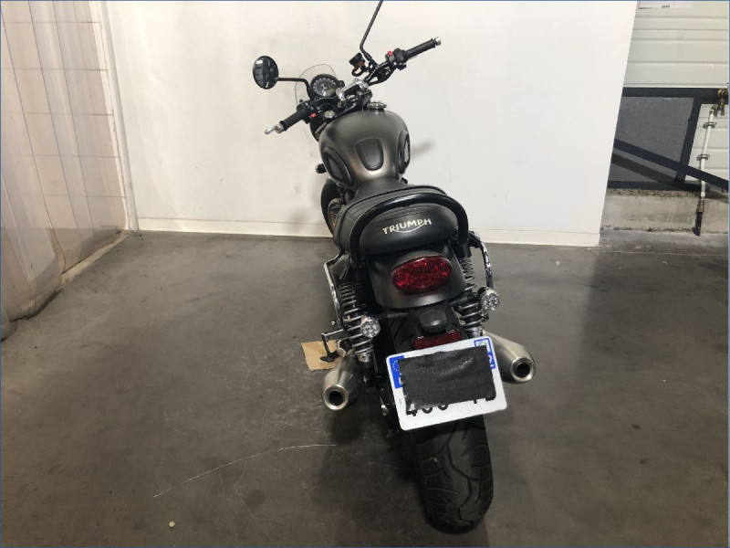 TRIUMPH 900 STREET TWIN 