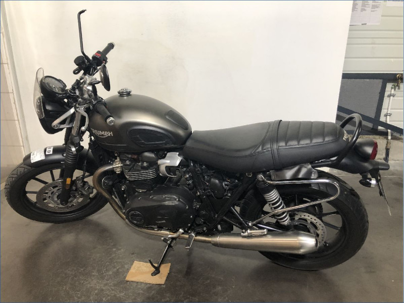 TRIUMPH 900 STREET TWIN 