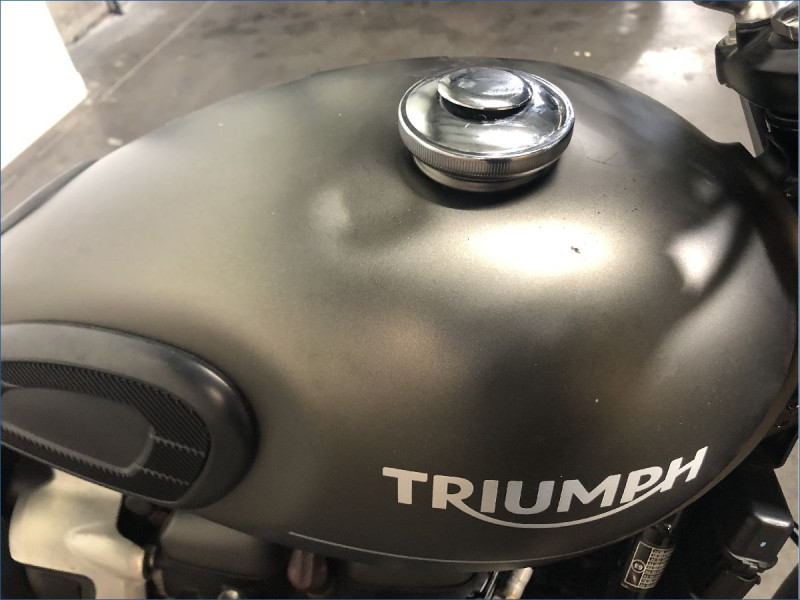 TRIUMPH 900 STREET TWIN 