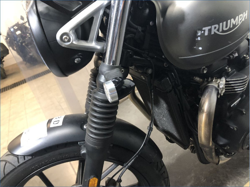 TRIUMPH 900 STREET TWIN 