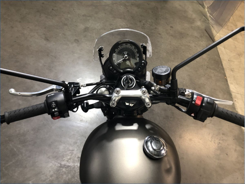 TRIUMPH 900 STREET TWIN 