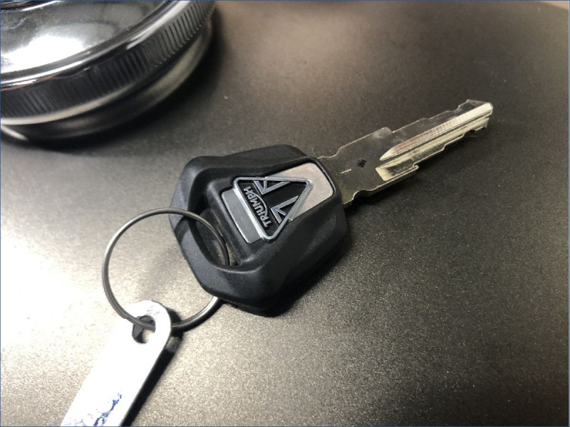 TRIUMPH 900 STREET TWIN 