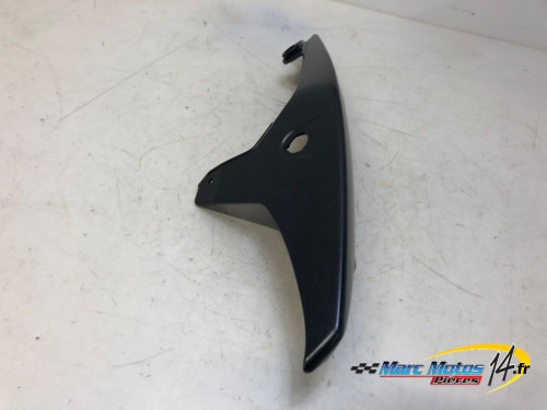 CACHE LATERAL GAUCHE SUZUKI 800 GSX-8S A2 2023