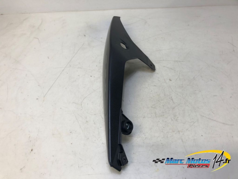 CACHE LATERAL GAUCHE SUZUKI 800 GSX-8S A2 2023