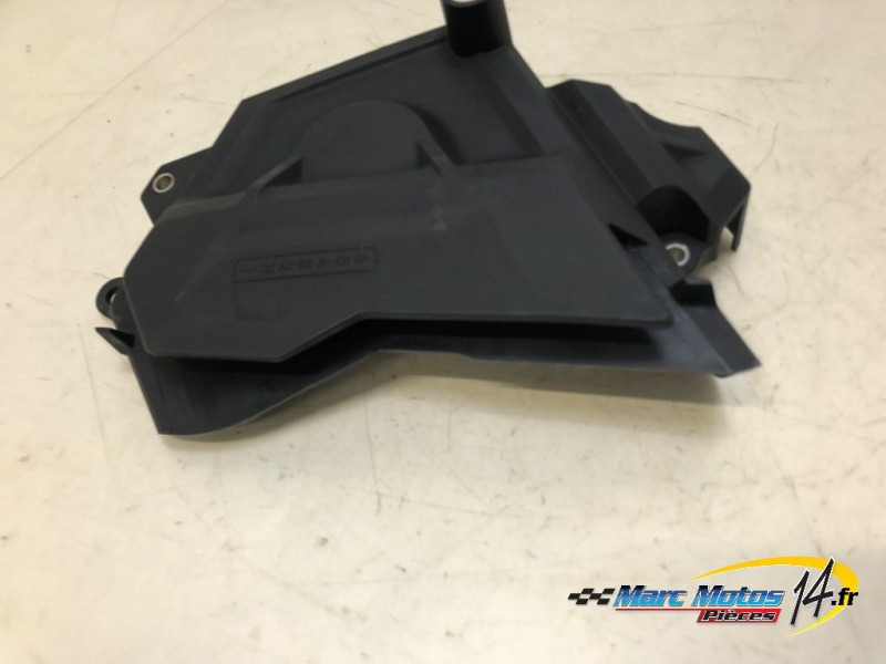 CARTER DE PIGNON DE SORTIE DE BOITE SUZUKI 800 GSX-8S A2 2023