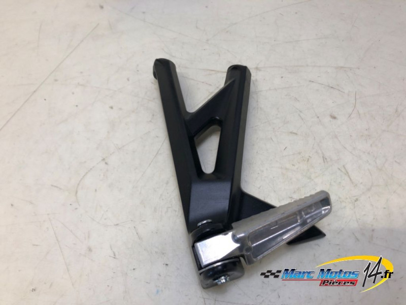 PLATINE ARRIERE GAUCHE SUZUKI 800 GSX-8S A2 2023