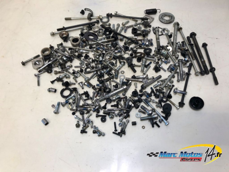 VISSERIE SUZUKI 800 GSX-8S A2 2023