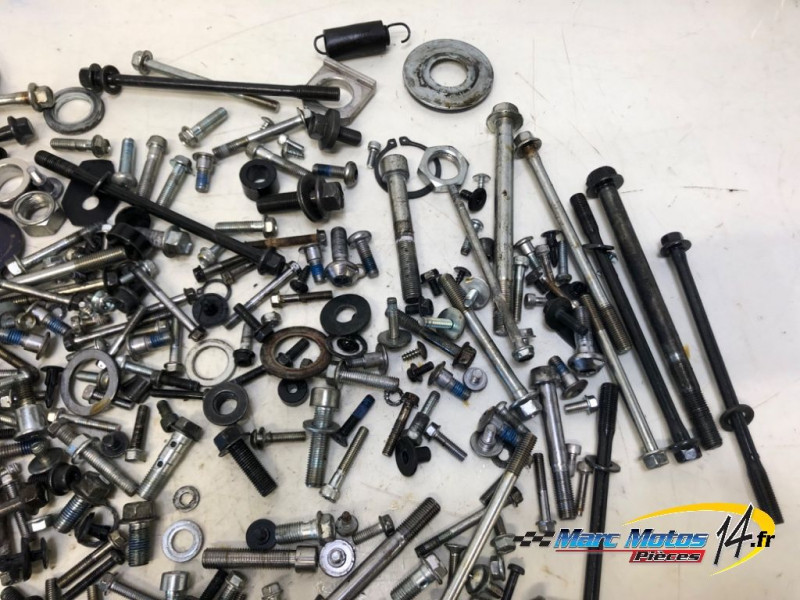 VISSERIE SUZUKI 800 GSX-8S A2 2023