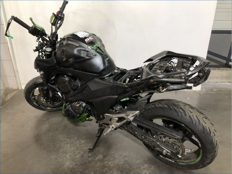 KAWASAKI Z800 