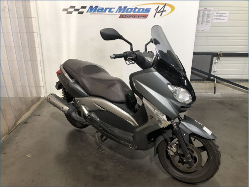 YAMAHA 125 XMAX 