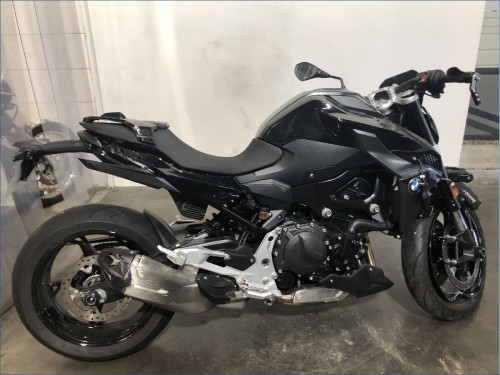 BMW F900R TRIPLE BLACK A2