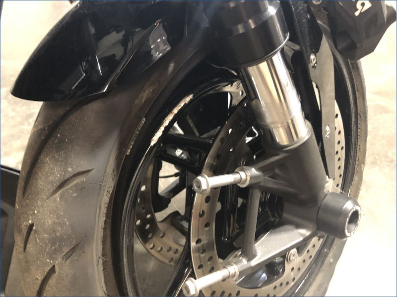 BMW F900R TRIPLE BLACK A2