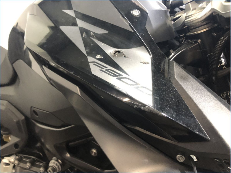 BMW F900R TRIPLE BLACK A2