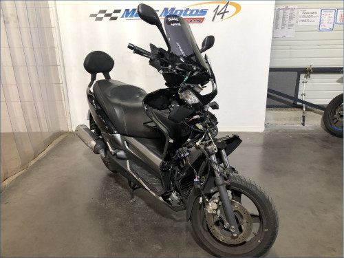 YAMAHA 125 XMAX 