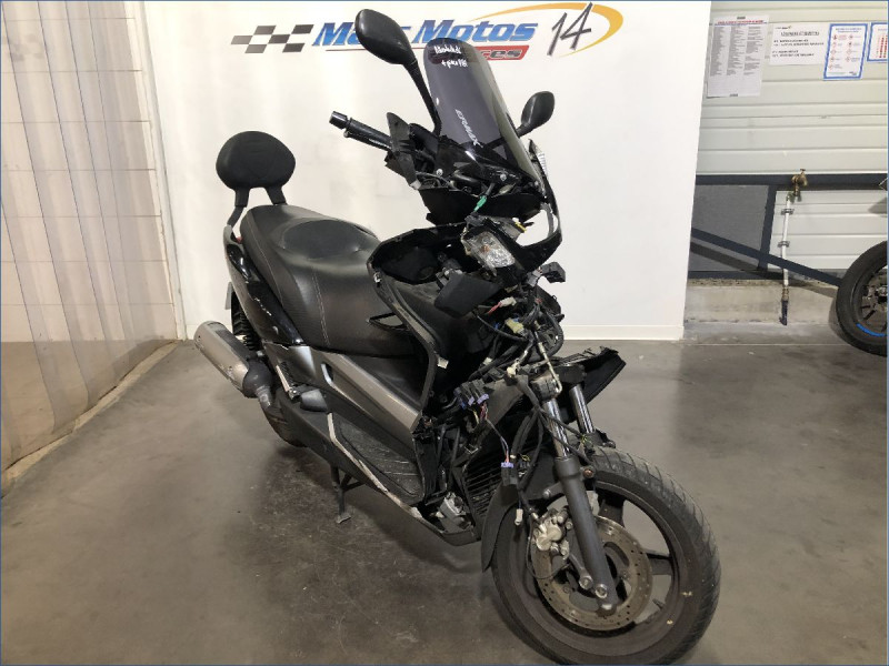 YAMAHA 125 XMAX 