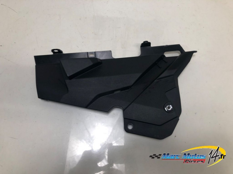 CACHE LATERAL INTERMEDIAIRE DROIT HONDA 1100 AFRICA TWIN 2021