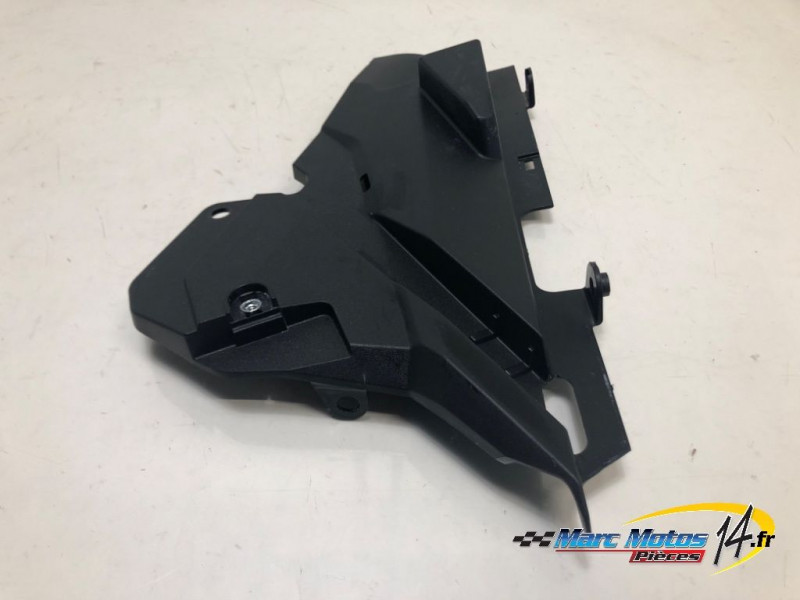 CACHE LATERAL INTERMEDIAIRE DROIT HONDA 1100 AFRICA TWIN 2021