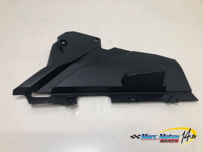 CACHE LATERAL INTERMEDIAIRE DROIT HONDA 1100 AFRICA TWIN 2021