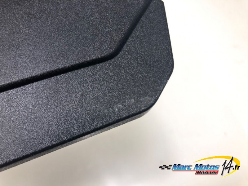CACHE LATERAL INTERMEDIAIRE DROIT HONDA 1100 AFRICA TWIN 2021